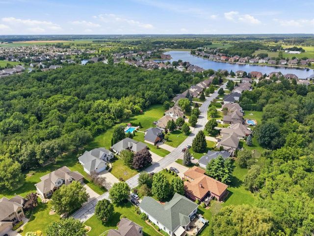 10626 Erie Drive, Crown Point, IN 46307