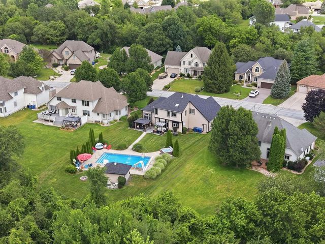 10626 Erie Drive, Crown Point, IN 46307