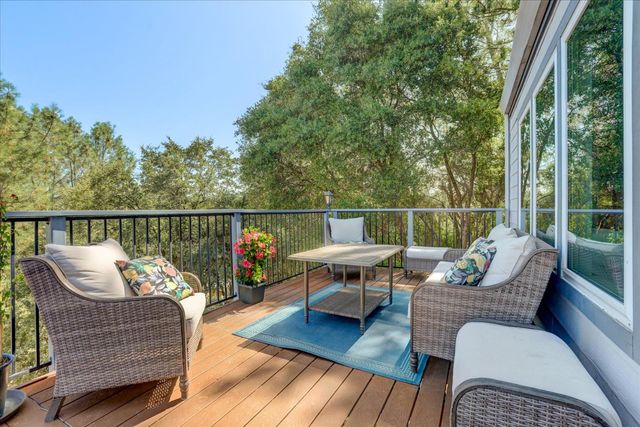 11594 Madrone Ct, Auburn, CA 95602