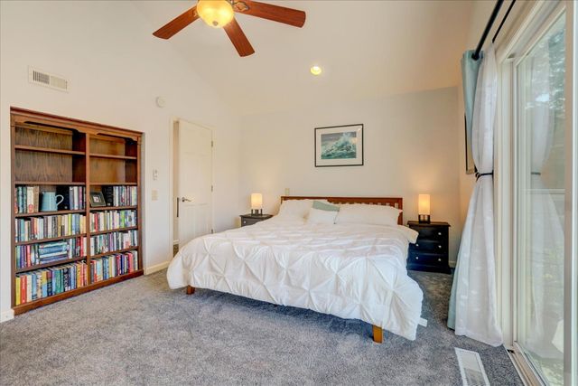 11594 Madrone Ct, Auburn, CA 95602