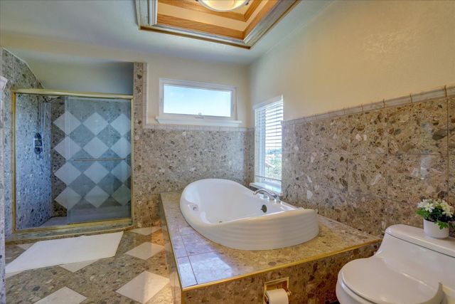 11594 Madrone Ct, Auburn, CA 95602