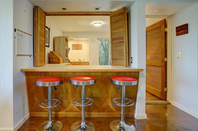 11594 Madrone Ct, Auburn, CA 95602