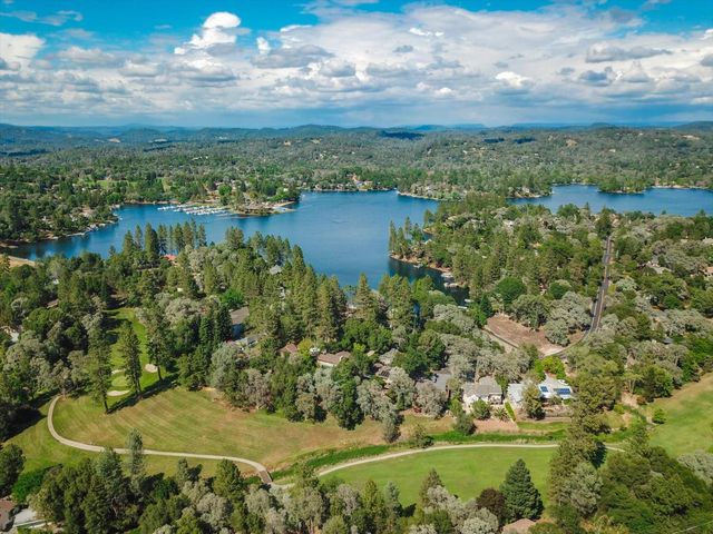 11594 Madrone Ct, Auburn, CA 95602