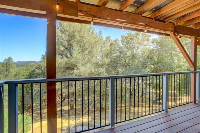 11594 Madrone Ct, Auburn, CA 95602