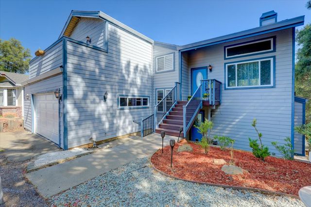 11594 Madrone Ct, Auburn, CA 95602