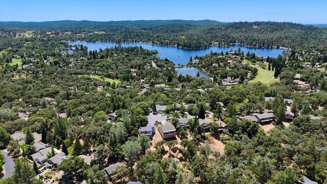 11594 Madrone Ct, Auburn, CA 95602