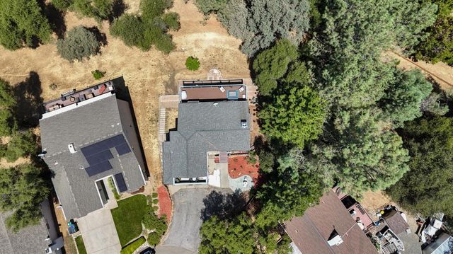 11594 Madrone Ct, Auburn, CA 95602