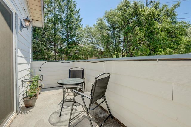 11594 Madrone Ct, Auburn, CA 95602