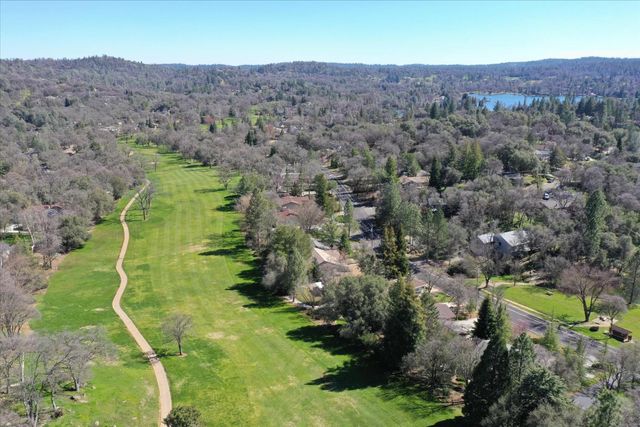 11594 Madrone Ct, Auburn, CA 95602