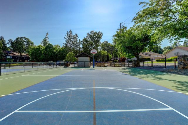 11594 Madrone Ct, Auburn, CA 95602