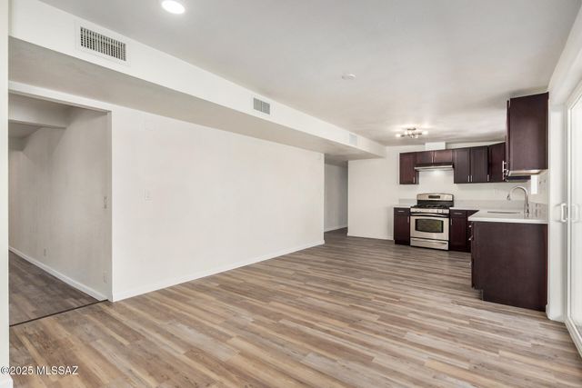 1356 W Calle Del Ensayador, Sahuarita, AZ 85629