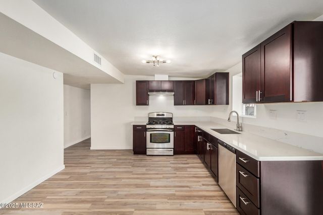 1356 W Calle Del Ensayador, Sahuarita, AZ 85629