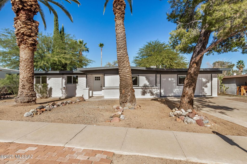 1356 W Calle Del Ensayador, Sahuarita, AZ 85629