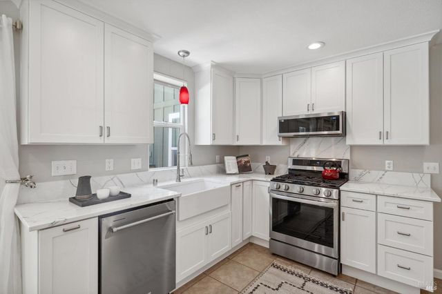 4880 Warm Springs Rd, Glen Ellen, CA 95442