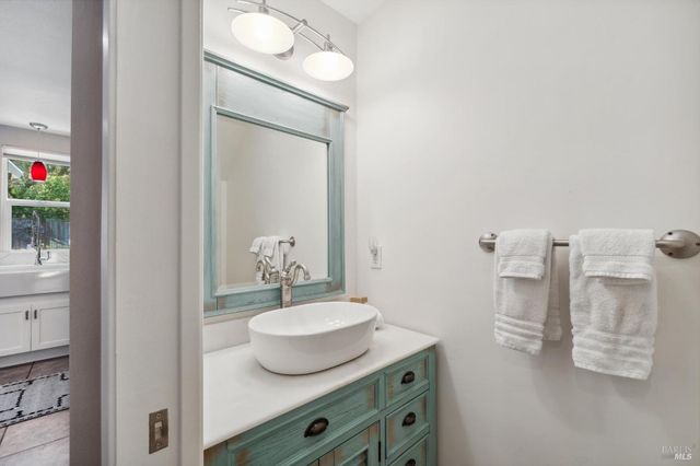 4880 Warm Springs Rd, Glen Ellen, CA 95442