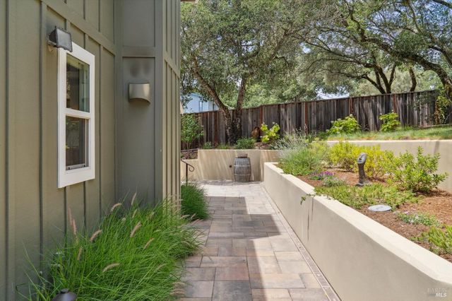 4880 Warm Springs Rd, Glen Ellen, CA 95442