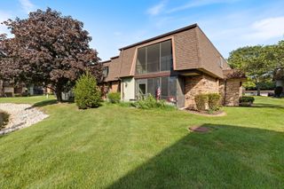 11134 Northwest Road 2C, Palos Hills, IL 60465