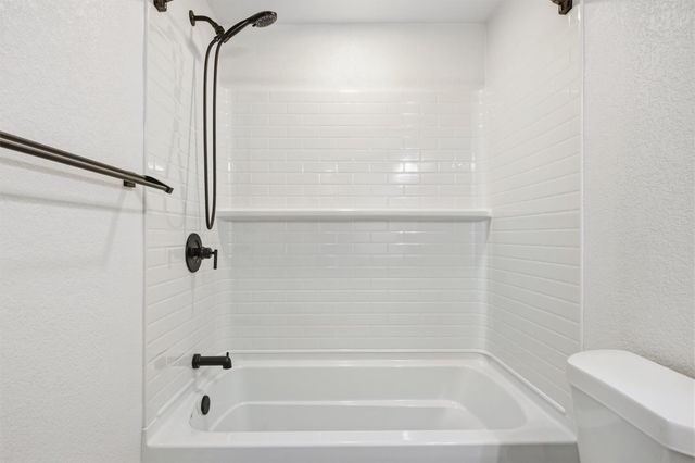 404 E Wolf ST, Granger, TX 76530