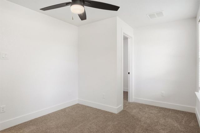 404 E Wolf ST, Granger, TX 76530
