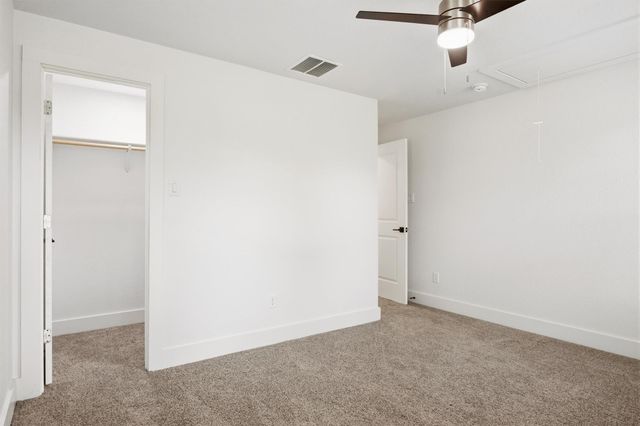 404 E Wolf ST, Granger, TX 76530