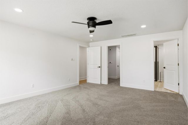 404 E Wolf ST, Granger, TX 76530