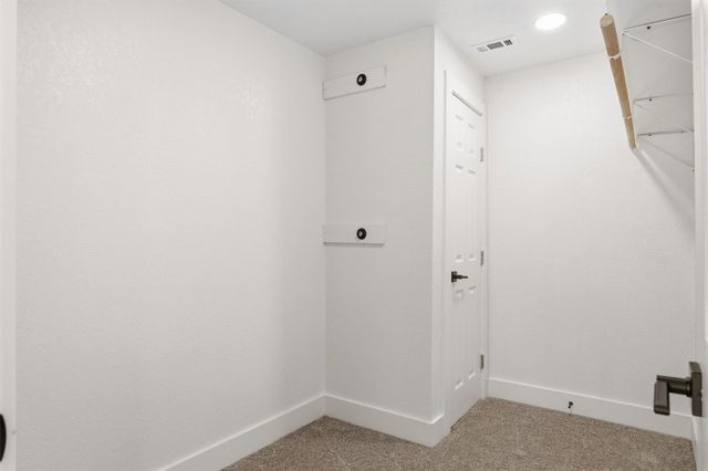 404 E Wolf ST, Granger, TX 76530