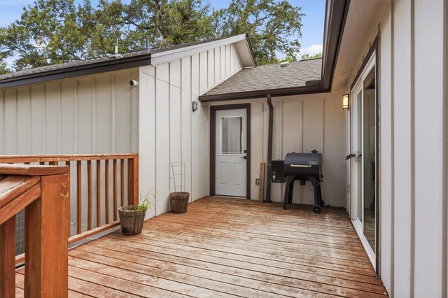 404 E Wolf ST, Granger, TX 76530
