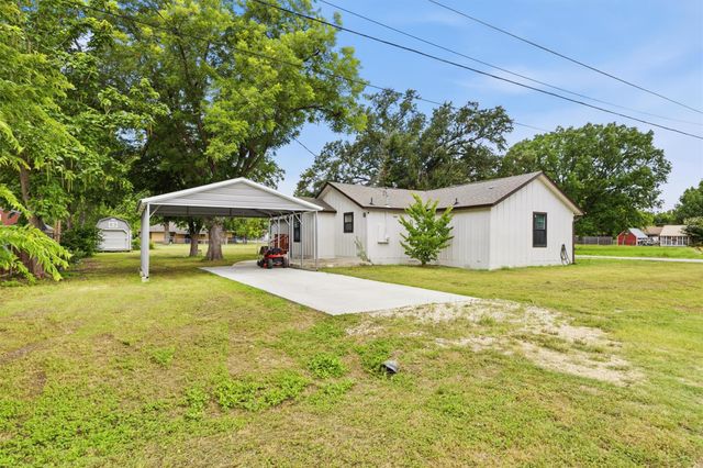 404 E Wolf ST, Granger, TX 76530