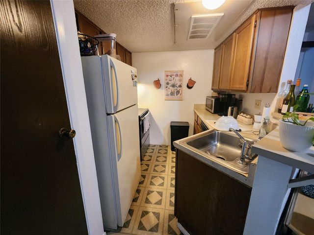 701 W 25th ST 4, Austin, TX 78705