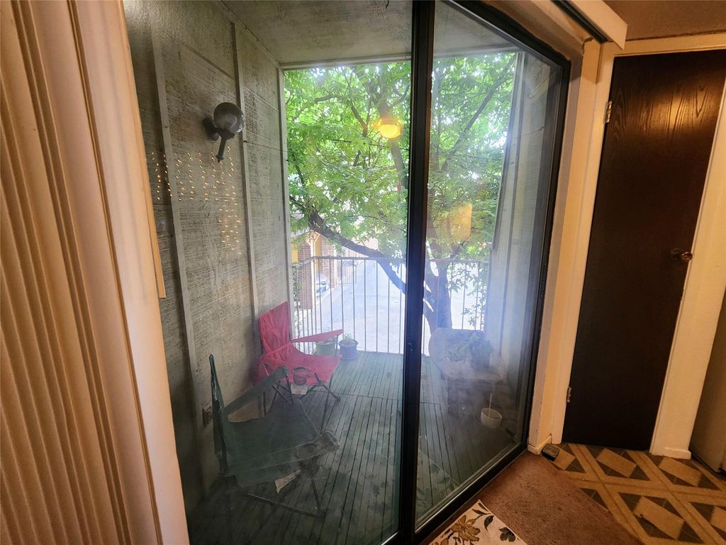 701 W 25th ST 4, Austin, TX 78705