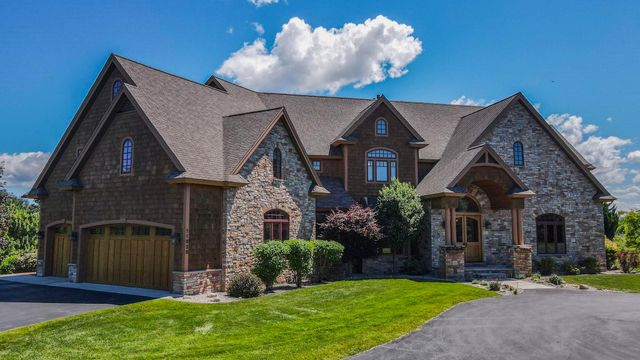 11825 Russell Ridge Drive, Williamsburg, MI 49690