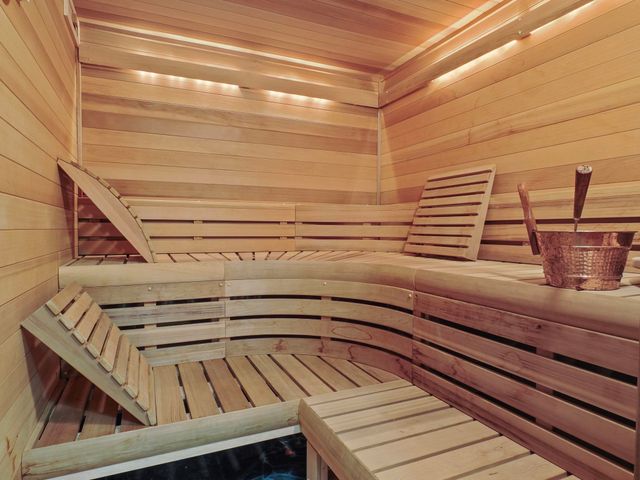 11825 Russell Ridge Drive, Williamsburg, MI 49690