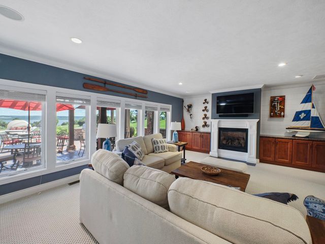 11825 Russell Ridge Drive, Williamsburg, MI 49690