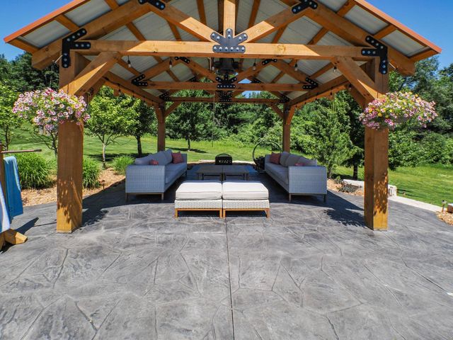 11825 Russell Ridge Drive, Williamsburg, MI 49690