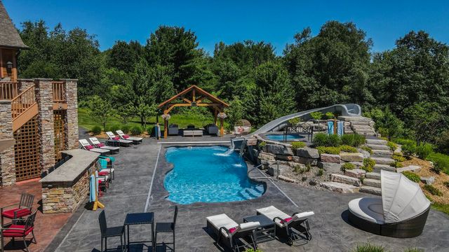 11825 Russell Ridge Drive, Williamsburg, MI 49690