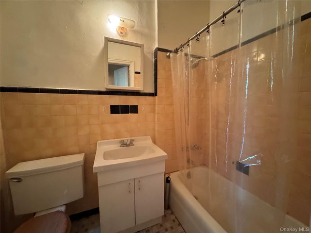 82-72 88th Place, Glendale, NY 11385