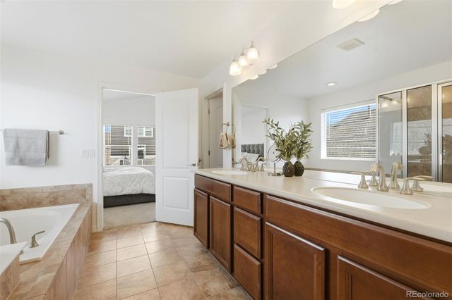 6247 S Muscadine Court, Aurora, CO 80016