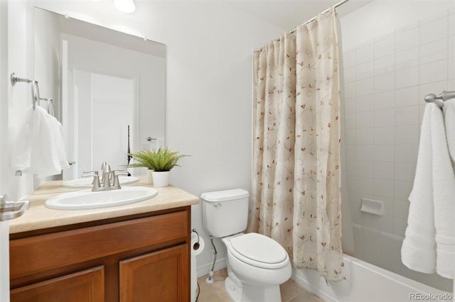 6247 S Muscadine Court, Aurora, CO 80016