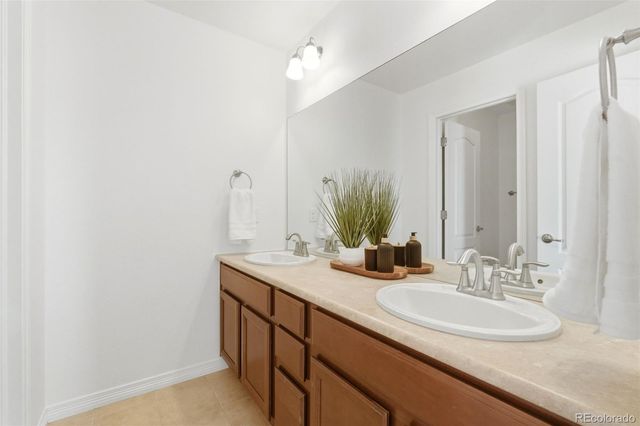 6247 S Muscadine Court, Aurora, CO 80016