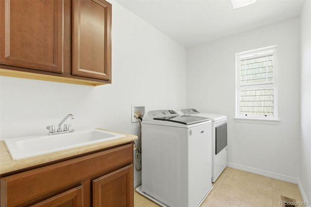 6247 S Muscadine Court, Aurora, CO 80016