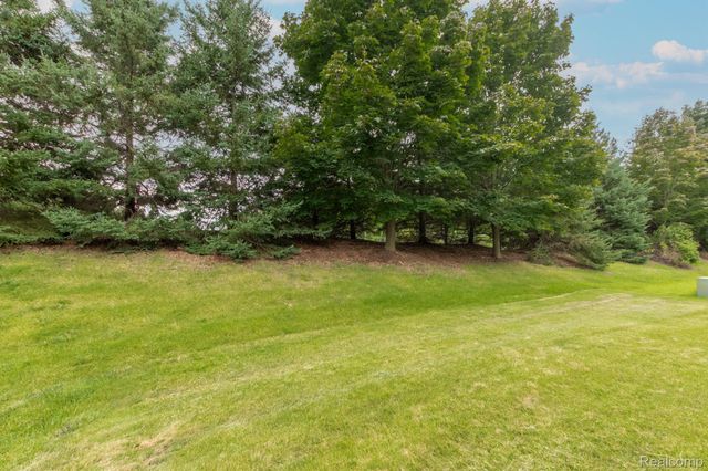 44843 STOCKTON Drive, Novi, MI 48377