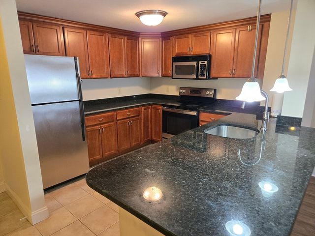 20-30 Daniels St 607, Malden, MA 02148