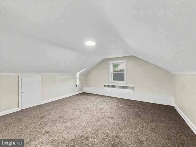 2196 S QUEEN ST, York, PA 17402