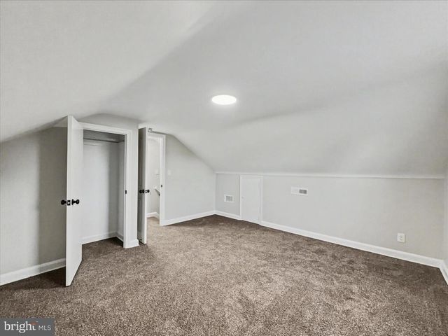 2196 S QUEEN ST, York, PA 17402