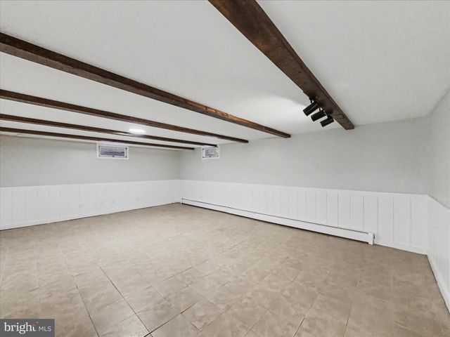 2196 S QUEEN ST, York, PA 17402