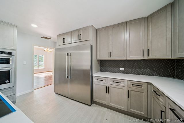 3215 E 61st Street, Tulsa, OK 74136