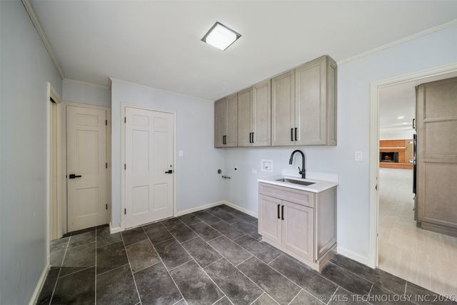 3215 E 61st Street, Tulsa, OK 74136