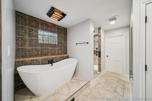 3215 E 61st Street, Tulsa, OK 74136
