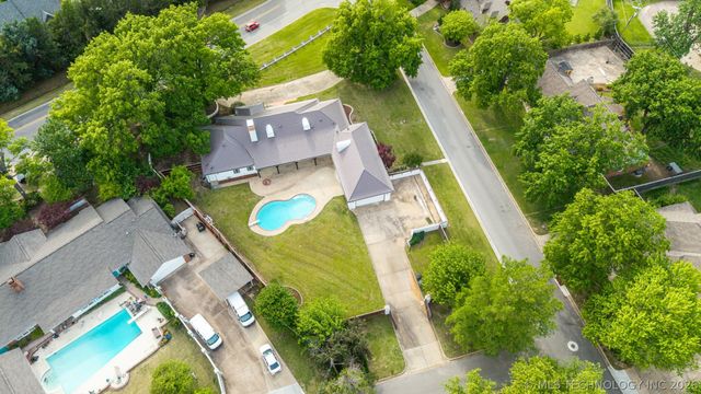 3215 E 61st Street, Tulsa, OK 74136