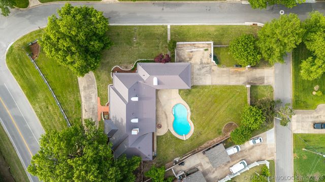 3215 E 61st Street, Tulsa, OK 74136